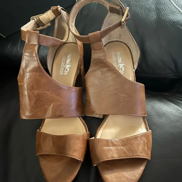 Elegant Brown Women's Heeled Sandals - Picture 2 of 8